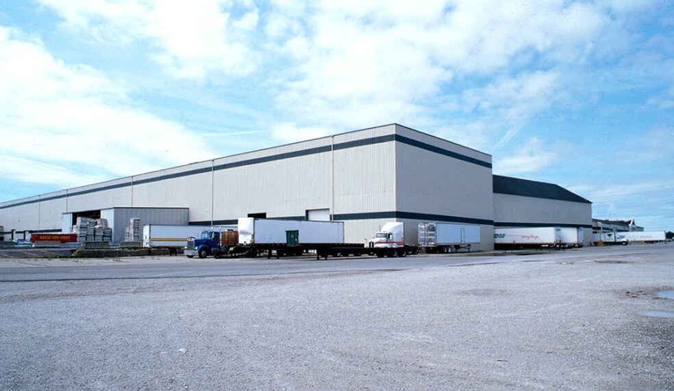 More Photos Of 217 S Belmont Ave, Indianapolis Warehouse For Lease