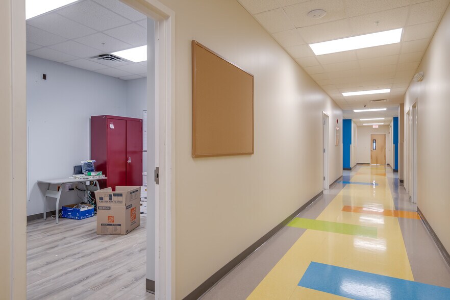 More Photos Of 2185 Normandie Dr, Montgomery Office For Lease