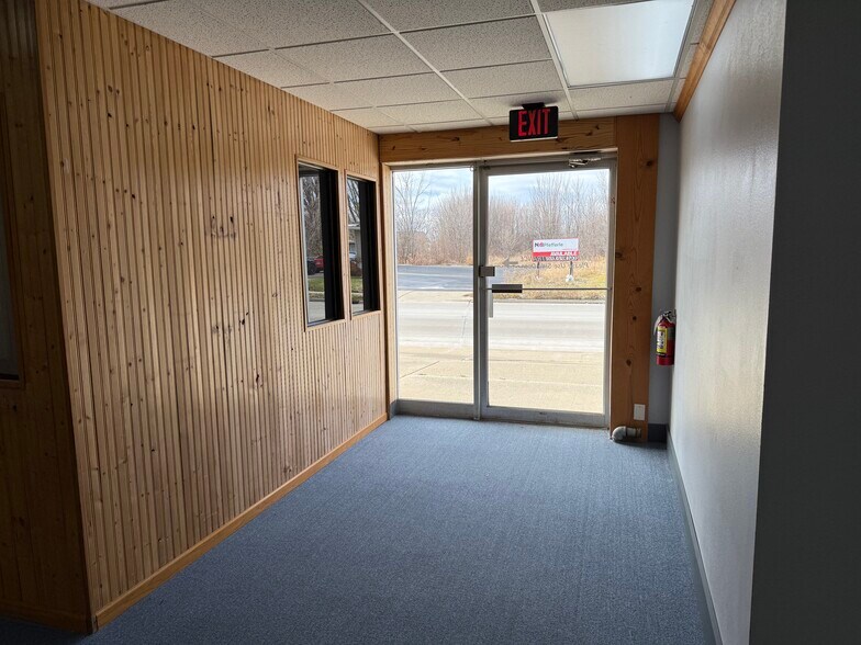 More Photos Of 223 N Seymour St, Fond Du Lac Manufacturing For Lease