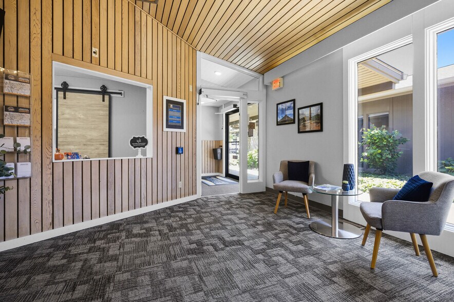 More Photos Of 360 Plaza Dr, Columbus Medical For Sale
