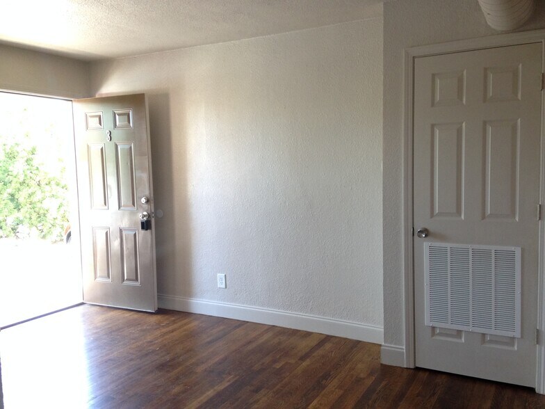 More Photos Of 214 Randolph St, Atlanta Apartments For Sale