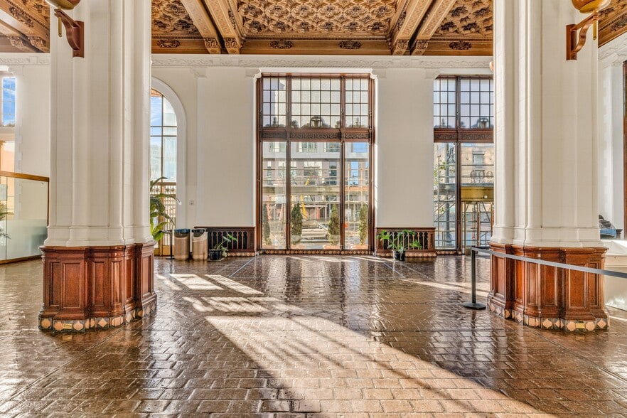 More Photos Of 1000 Van Ness Ave, San Francisco Apartments For Lease