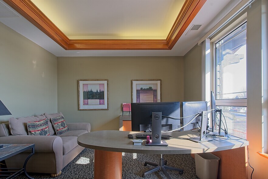 More Photos Of 10-24 Remick Blvd, Springboro Medical For Sale