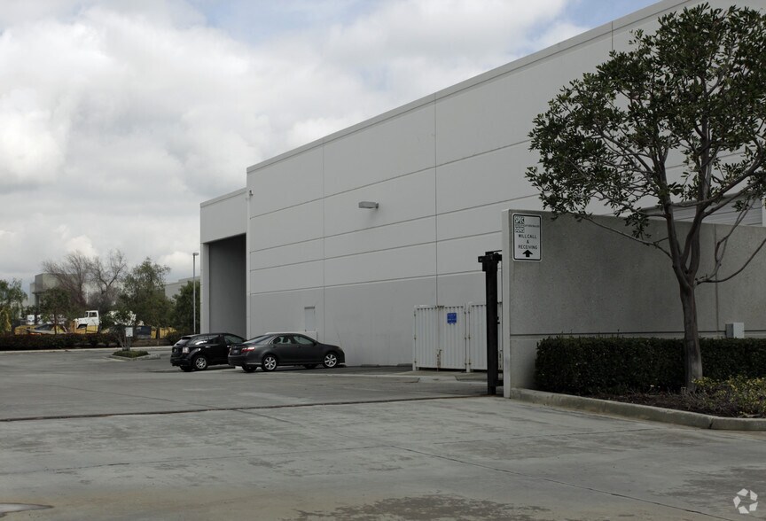 More Photos Of 1295 E Acacia St, Ontario Warehouse For Lease