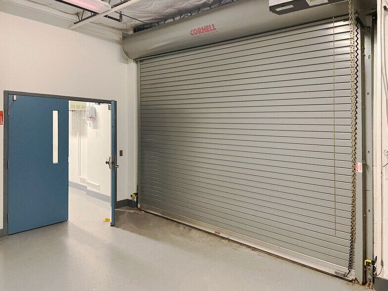 More Photos Of 300 N Stonestreet Ave, Rockville Showroom For Lease