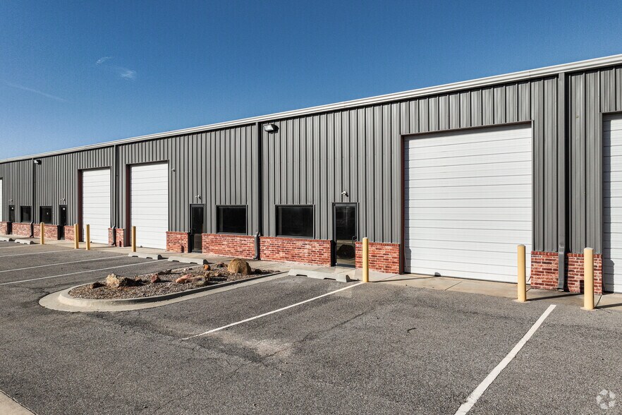 More Photos Of 4210 Classen Cir, Norman Warehouse For Lease