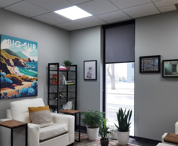 More Photos Of 3190 Harvester Rd, Burlington Office For Sale