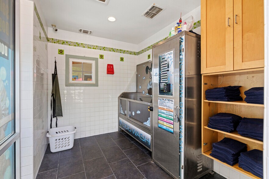More Photos Of 516 Friendship Ln, Fredericksburg Carwash For Sale