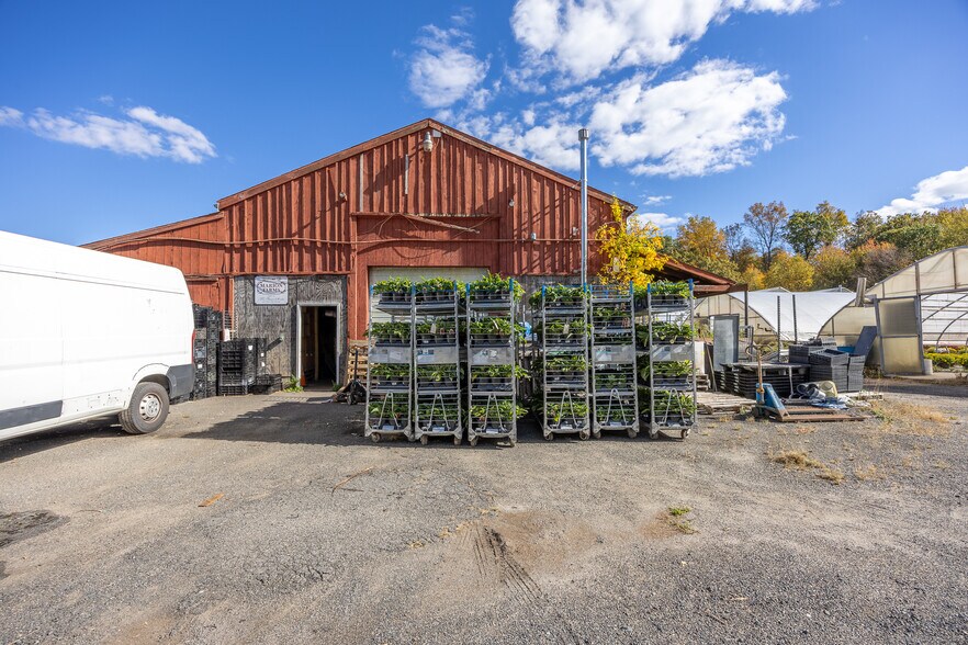 More Photos Of 2035 Scott Rd, Cheshire Specialty For Sale