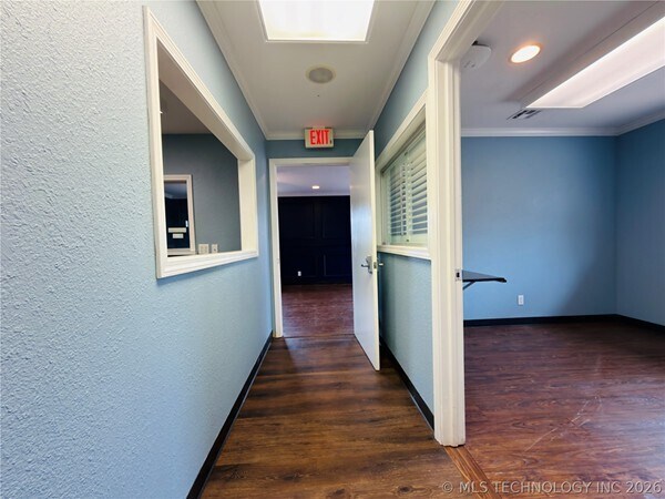 More Photos Of 1002 E Cherry St, Cushing Medical For Sale