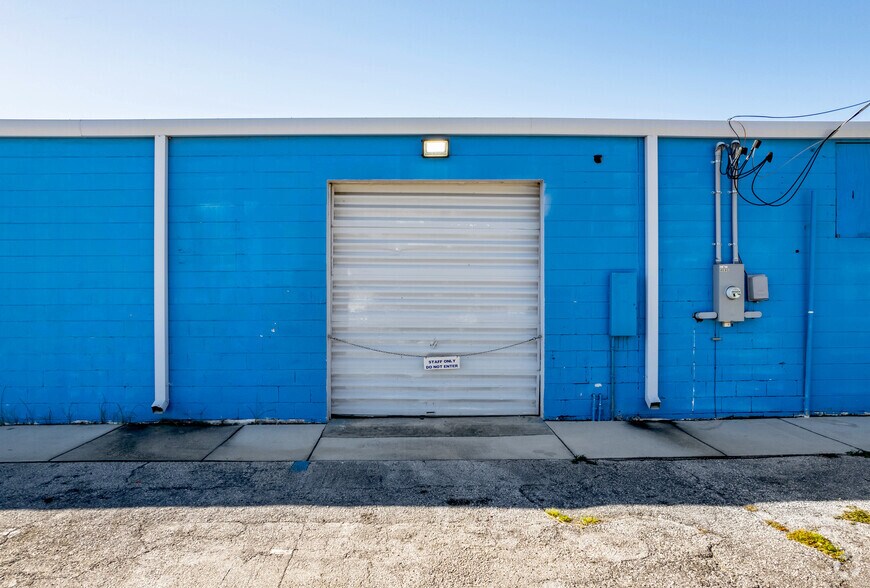 More Photos Of 4680 34th St N, Saint Petersburg Warehouse For Sale