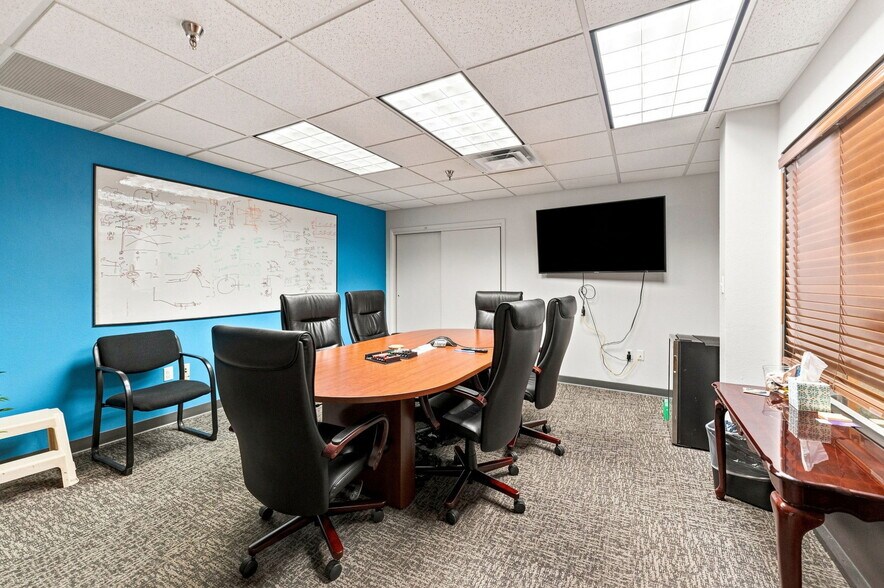 More Photos Of 1365 Hamlet Ave, Clearwater Flex For Lease