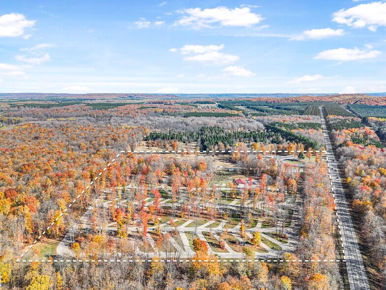 More Photos Of 10422 Cadillac Hwy, Thompsonville Hotel For Sale