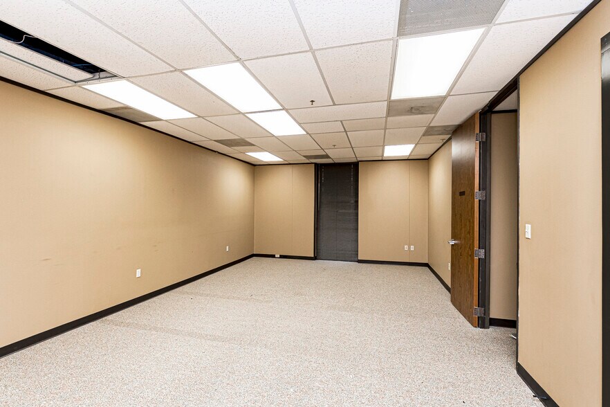 More Photos Of 11550 Newcastle Ave, Baton Rouge Office For Lease
