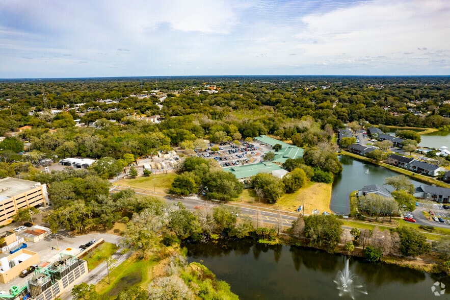 More Photos Of 425-427 S Parsons Ave, Brandon Medical For Lease