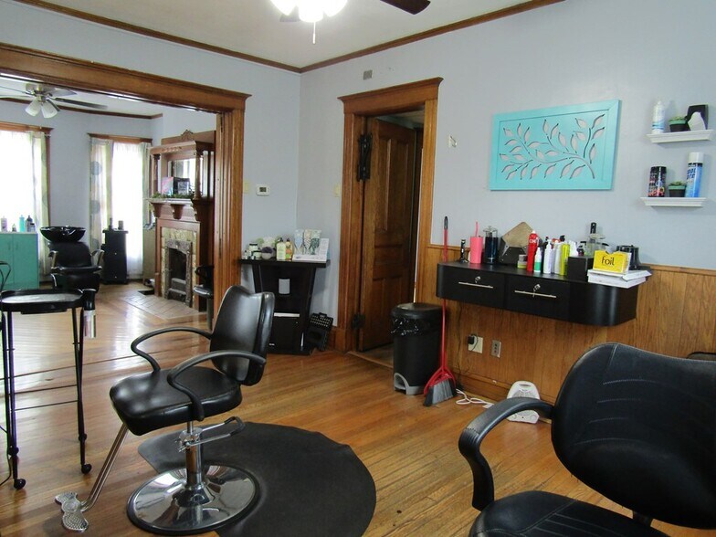 More Photos Of 30 Taylor St, Troy Freestanding For Sale