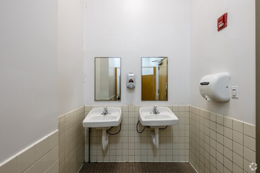 More Photos Of 116-122 E 124th St, New York Medical For Lease