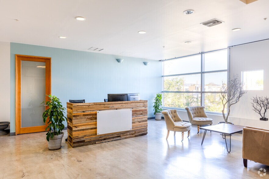 More Photos Of 15000 Ventura Blvd, Sherman Oaks Loft Creative Space For Lease