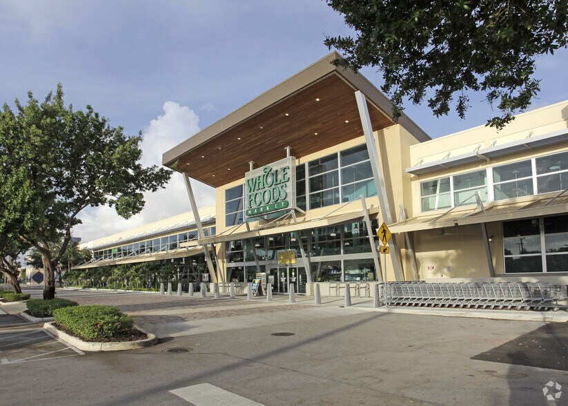 More Photos Of 2411-2431 N Federal Hwy, Pompano Beach Freestanding For Lease