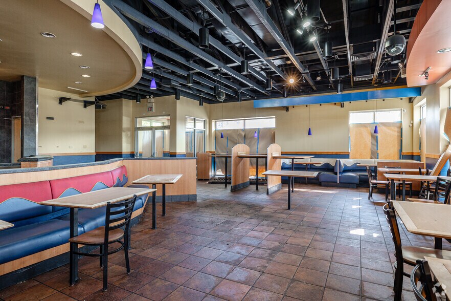 More Photos Of 1914 W 79th St, Chicago Freestanding For Sale