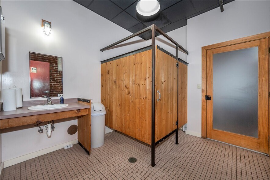 More Photos Of 47 E All Saints St, Frederick Loft Creative Space For Sale