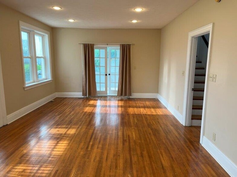 More Photos Of 4673 Kenny Rd, Columbus Office For Sale