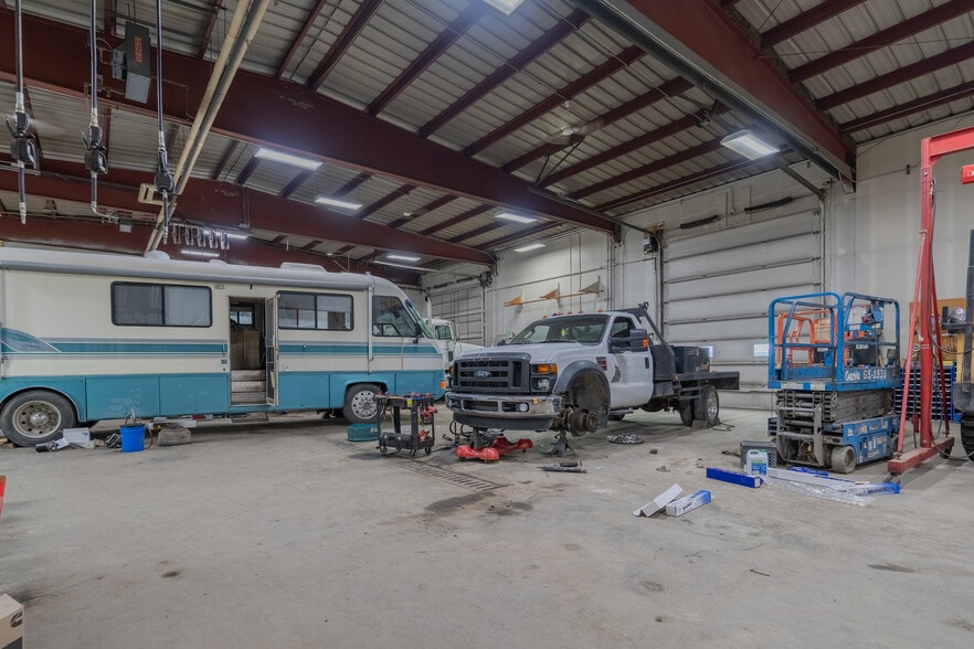 More Photos Of 1285 Queens Way, Fairbanks Warehouse For Sale