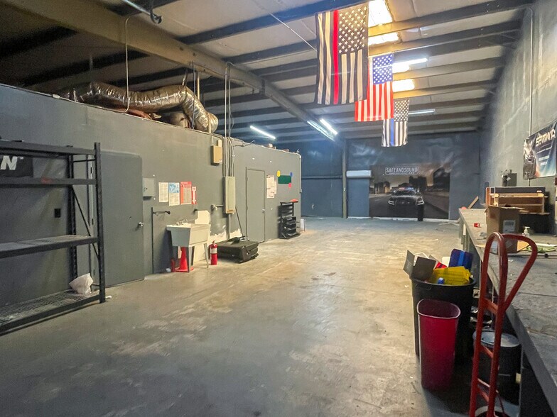 More Photos Of 4663 Franchise St, North Charleston Flex For Lease