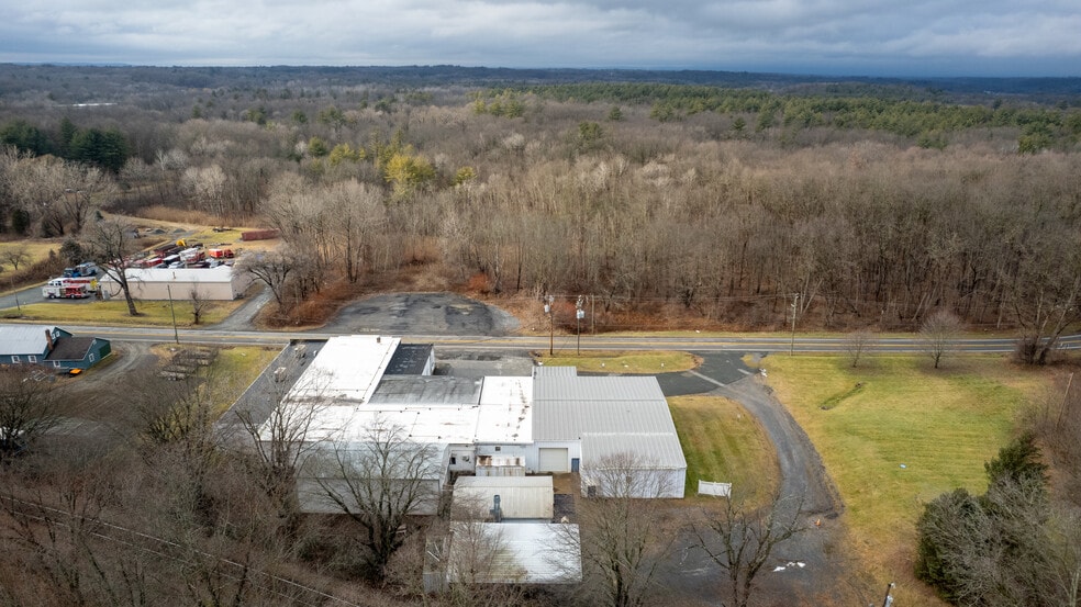 More Photos Of 180 Ushers Rd, Round Lake Warehouse For Sale