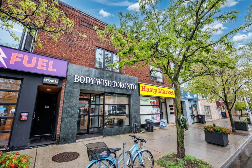 More Photos Of 1611 Bloor St W, Toronto Storefront Retail Office For Sale