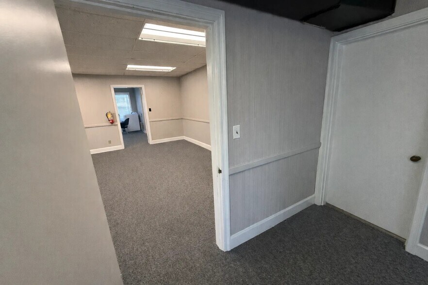 More Photos Of 373 N Cumberland St, Jackson Contractor Storage Yard For Sale