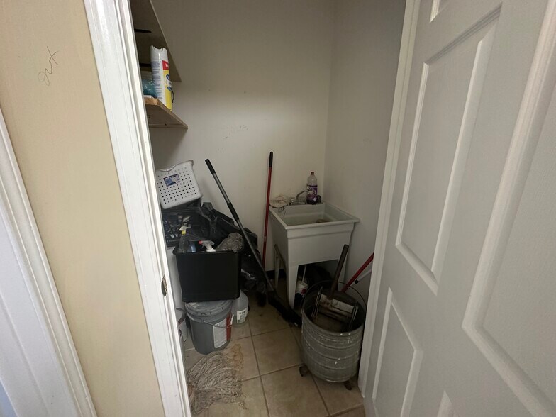 More Photos Of 8736 Chef Menteur Hwy, New Orleans Medical For Lease