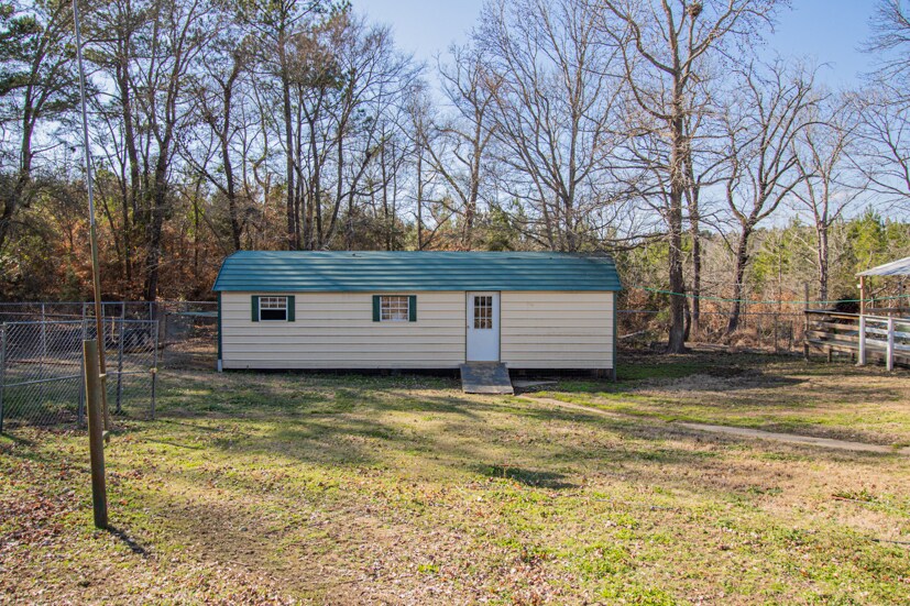 More Photos Of 18501 County Road 3131, Gladewater Multifamily For Sale