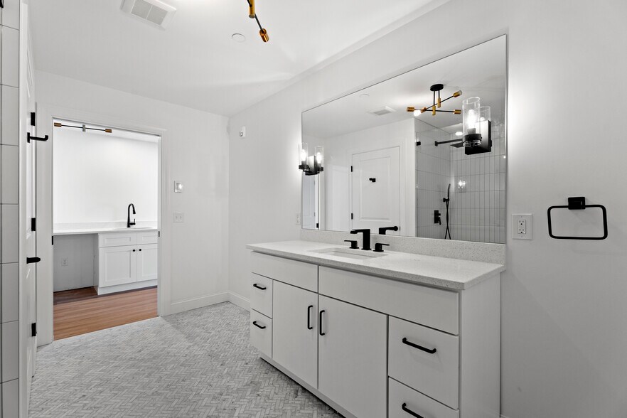 More Photos Of 44 Williams Ave, Mystic General Retail For Sale