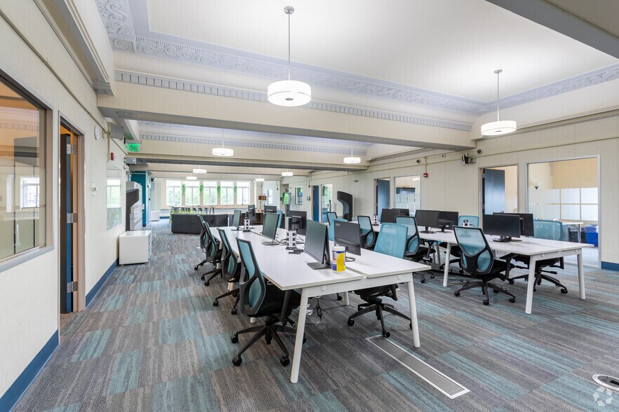 More Photos Of 101-103 W Main St, Durham Office For Lease