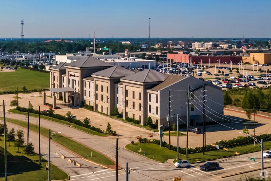 More Photos Of 1549 Westborough Dr, Katy Hotel For Sale