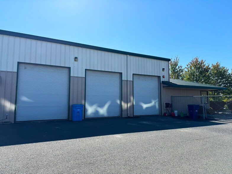 More Photos Of 321 Blodgett St, Cotati Warehouse For Sale