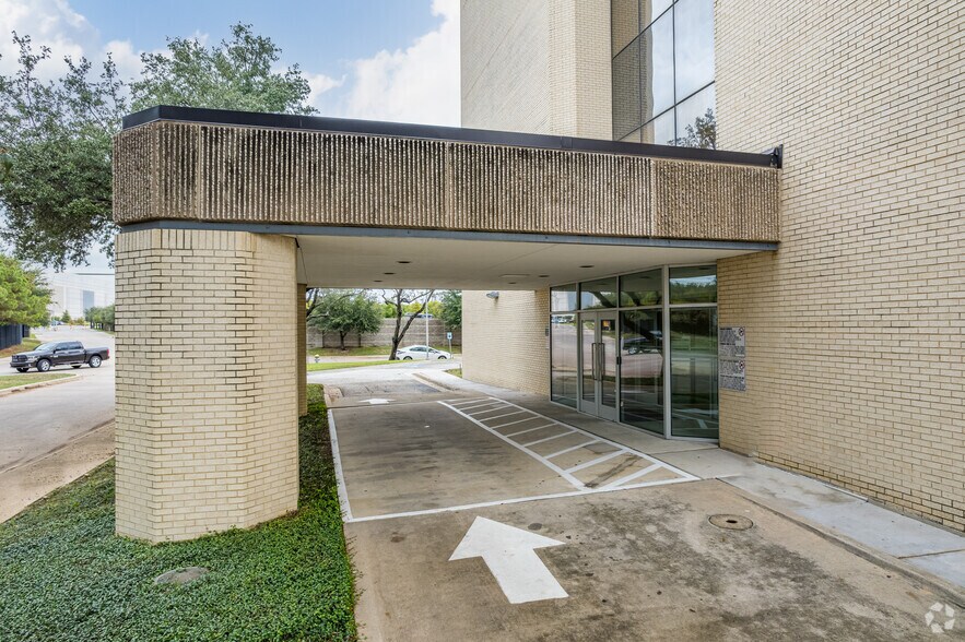 More Photos Of 2110 Research Row, Dallas Medical For Lease