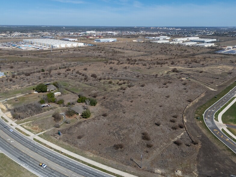 More Photos Of 1600 E Mccarty Ln, San Marcos Land For Lease