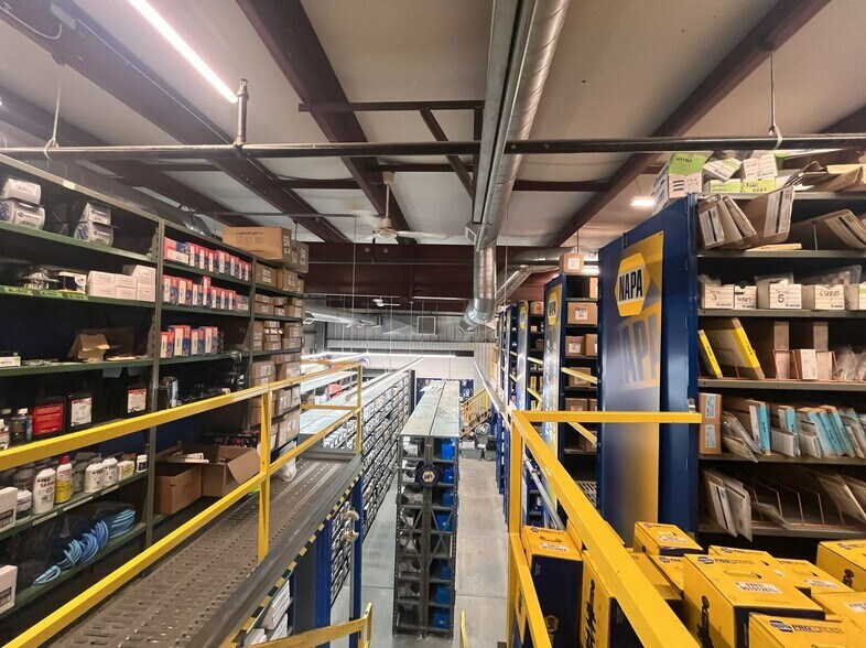 More Photos Of 77 Concession St, Kingston Auto Repair For Lease