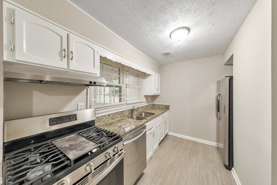 More Photos Of 2611 Golfview Ter SE, Conyers Multifamily For Sale