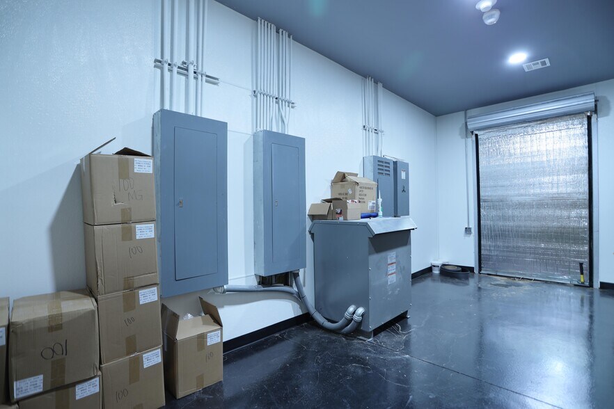 More Photos Of 11315 Hide-A-Way Ln, Thackerville Warehouse For Sale