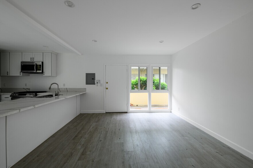 More Photos Of 337 S Rexford Dr, Beverly Hills Apartments For Sale