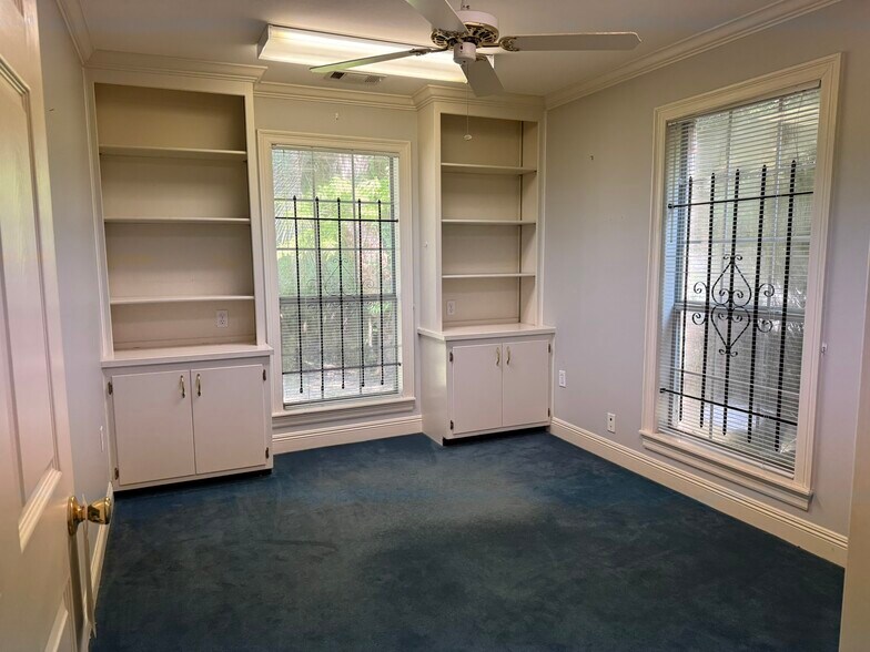 More Photos Of 10508 S Glenstone Pl, Baton Rouge Loft Creative Space For Lease