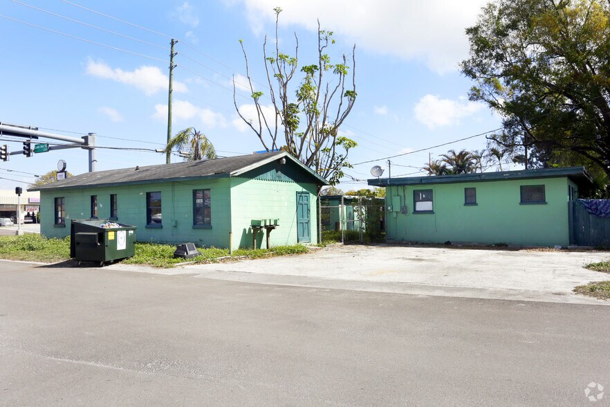More Photos Of 9494 Ulmerton Rd, Largo Storefront Retail Residential For Sale