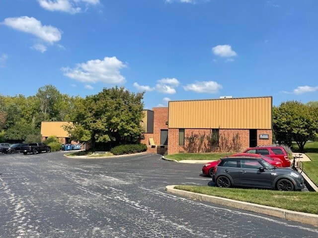 Primary Photo Of 305 Commerce Dr, Exton Light Manufacturing For Sale