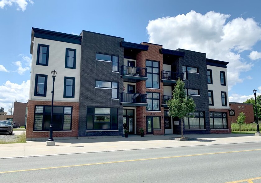 Primary Photo Of 5101 Rue Frontenac, Lac-Mégantic Storefront Retail Residential For Sale