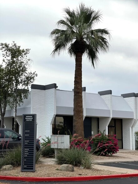 More Photos Of 2810 S 24th St, Phoenix Warehouse For Lease