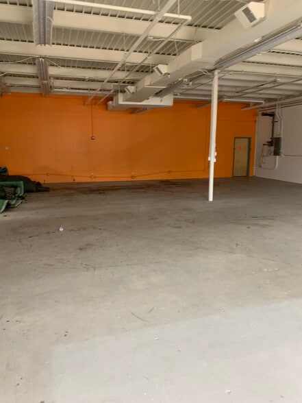 More Photos Of 53-101 Venturi Ave, Warwick Distribution For Lease