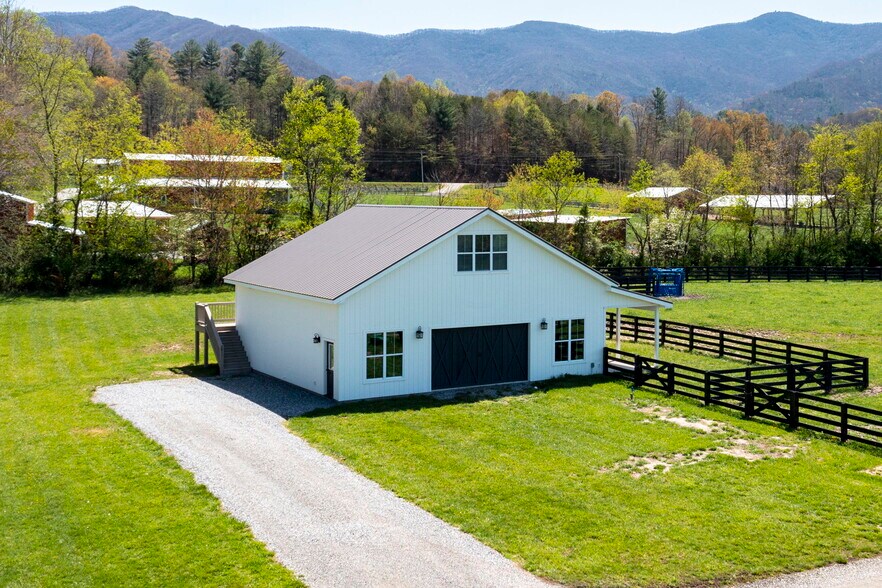 More Photos Of , Young Harris Specialty For Sale